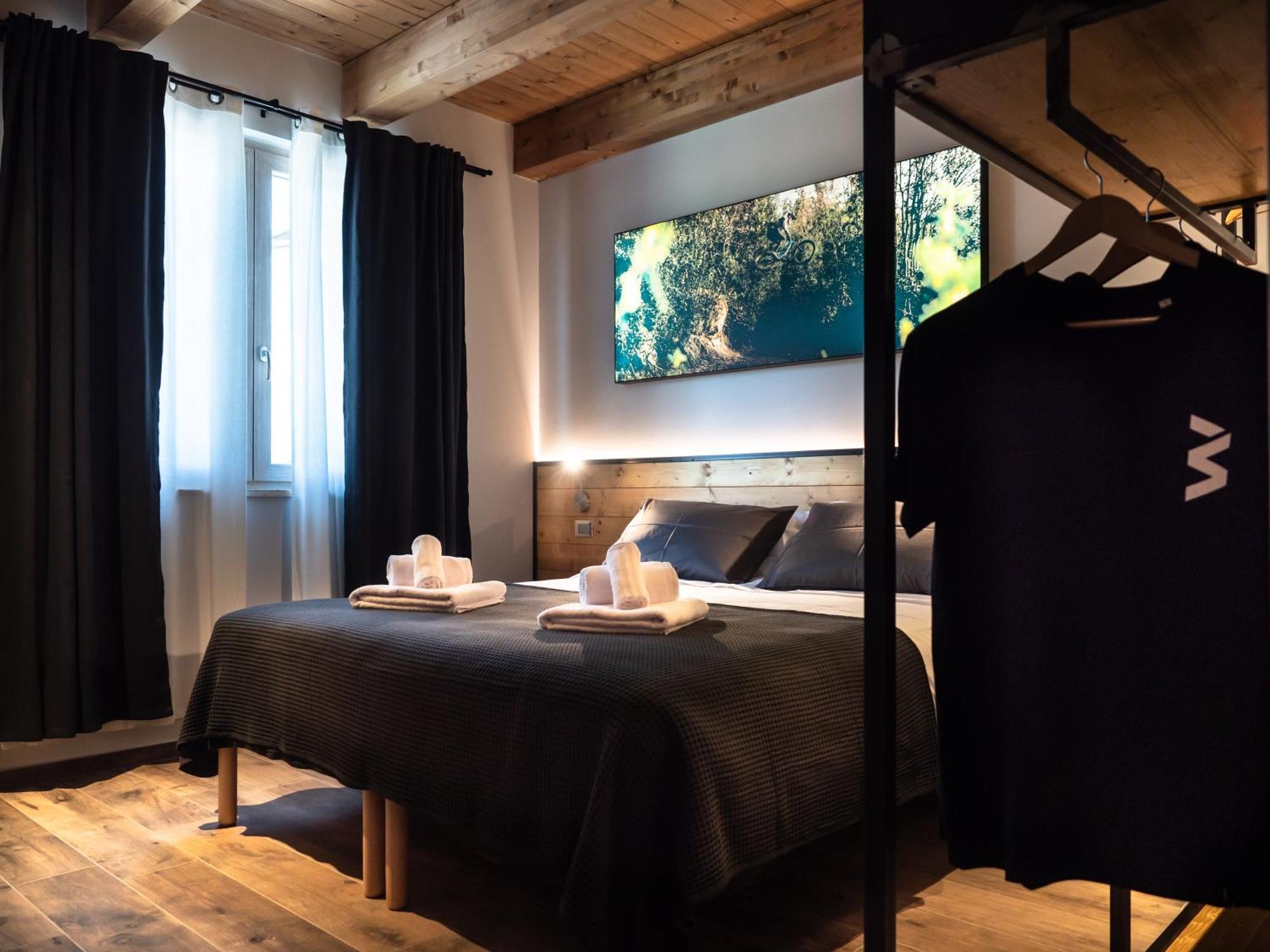 Sleep 'N' Ride Massa Marittima Hotel Buitenkant foto